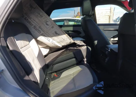 2023 Land Rover Range Rover Evoque R-Dynamic Hst z USA, uszkodzony, nr VIN SALZW2GX7PH211091